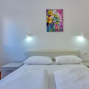 https://apartments-host.primorje-gorskikotar.com