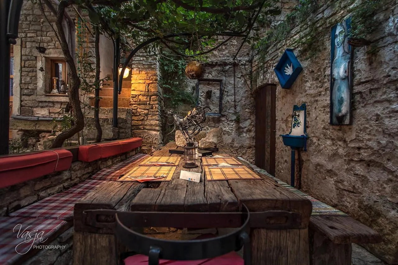 Kamene Price Rooms, Music And Food 0*, Bale Croatia