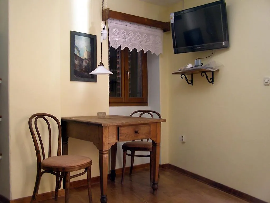 Apartman Kamene Price Rooms, Music And Food