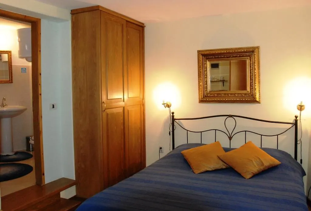 Apartman Kamene Price Rooms, Music And Food