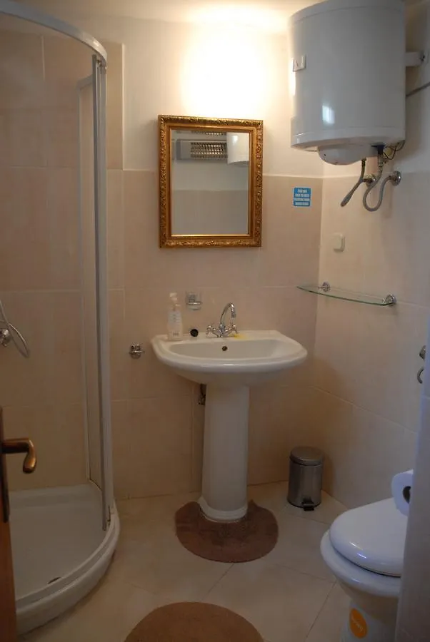 Kamene Price Rooms, Music And Food Apartman
