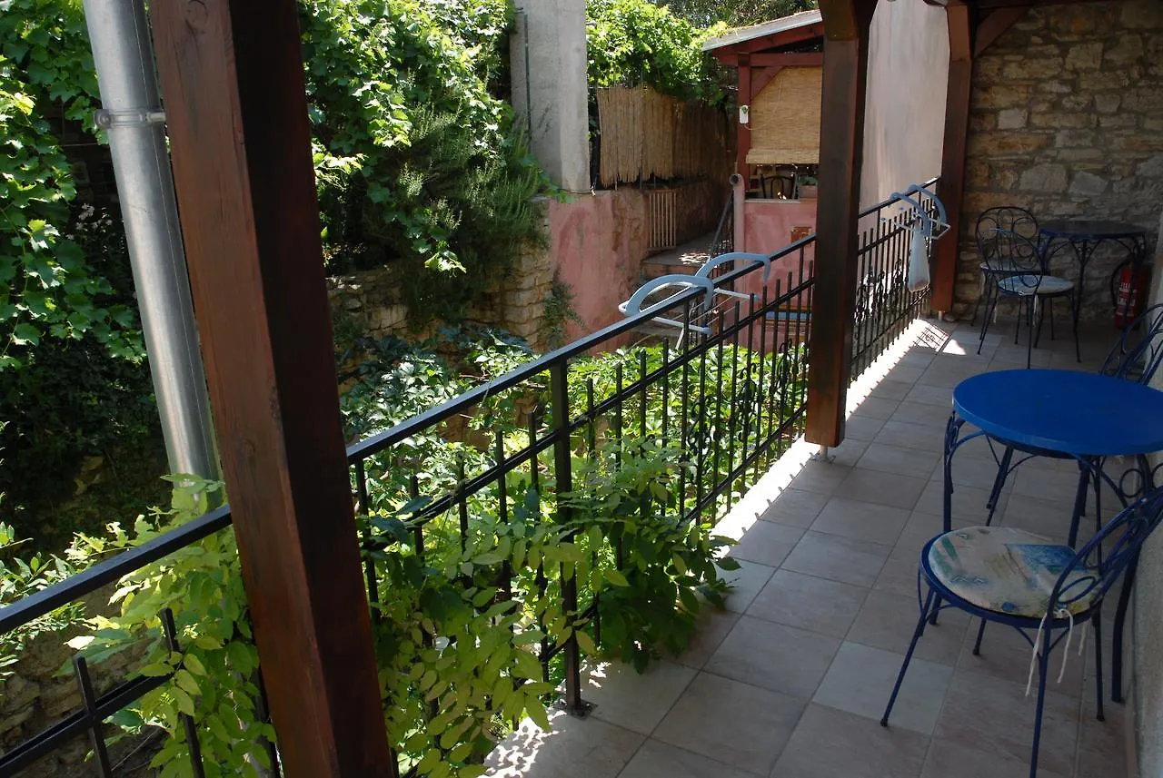 Apartman Kamene Price Rooms, Music And Food