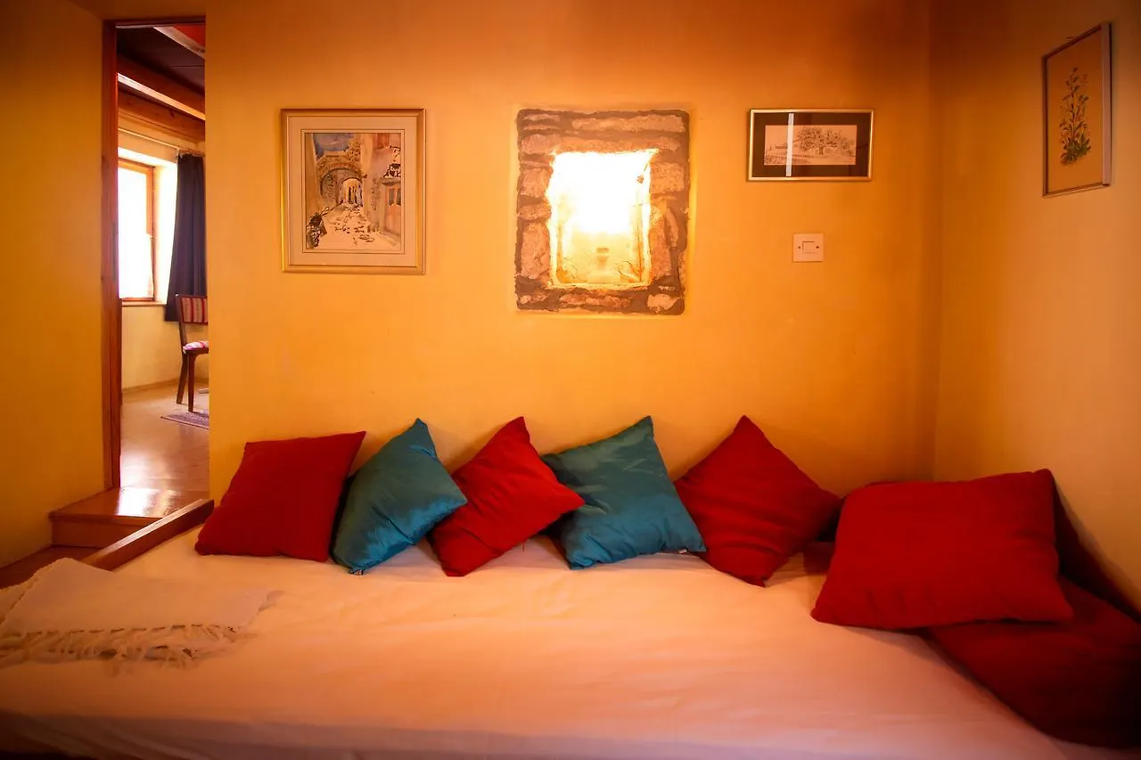 Kamene Price Rooms, Music And Food Bale