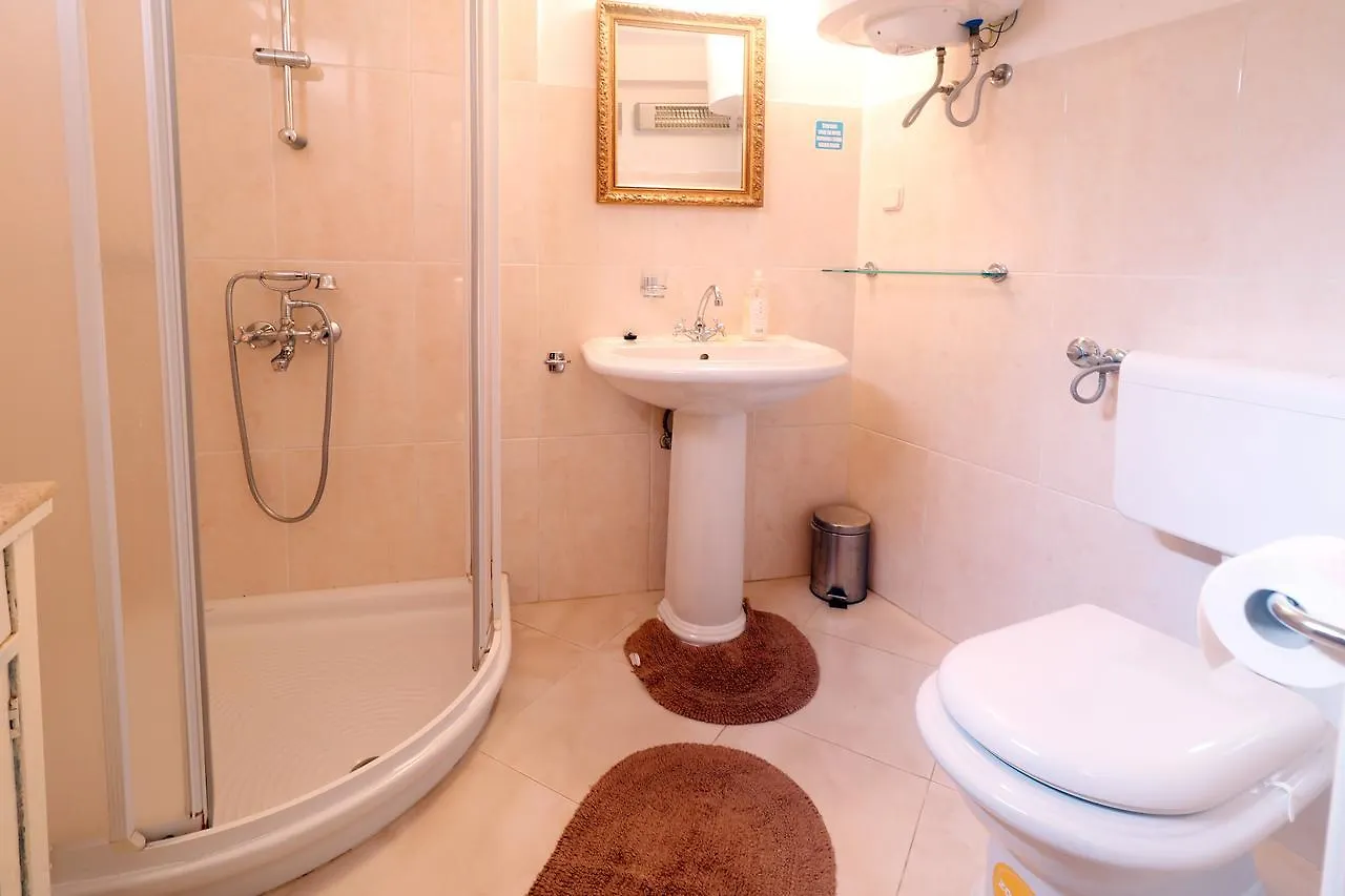 Apartman Kamene Price Rooms, Music And Food